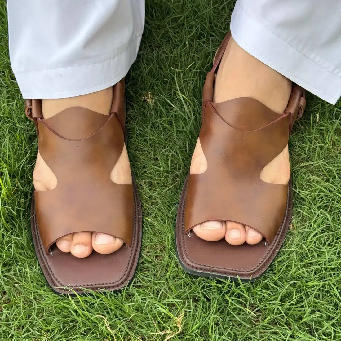 Handcrafted Traditional Panjedar Chappal