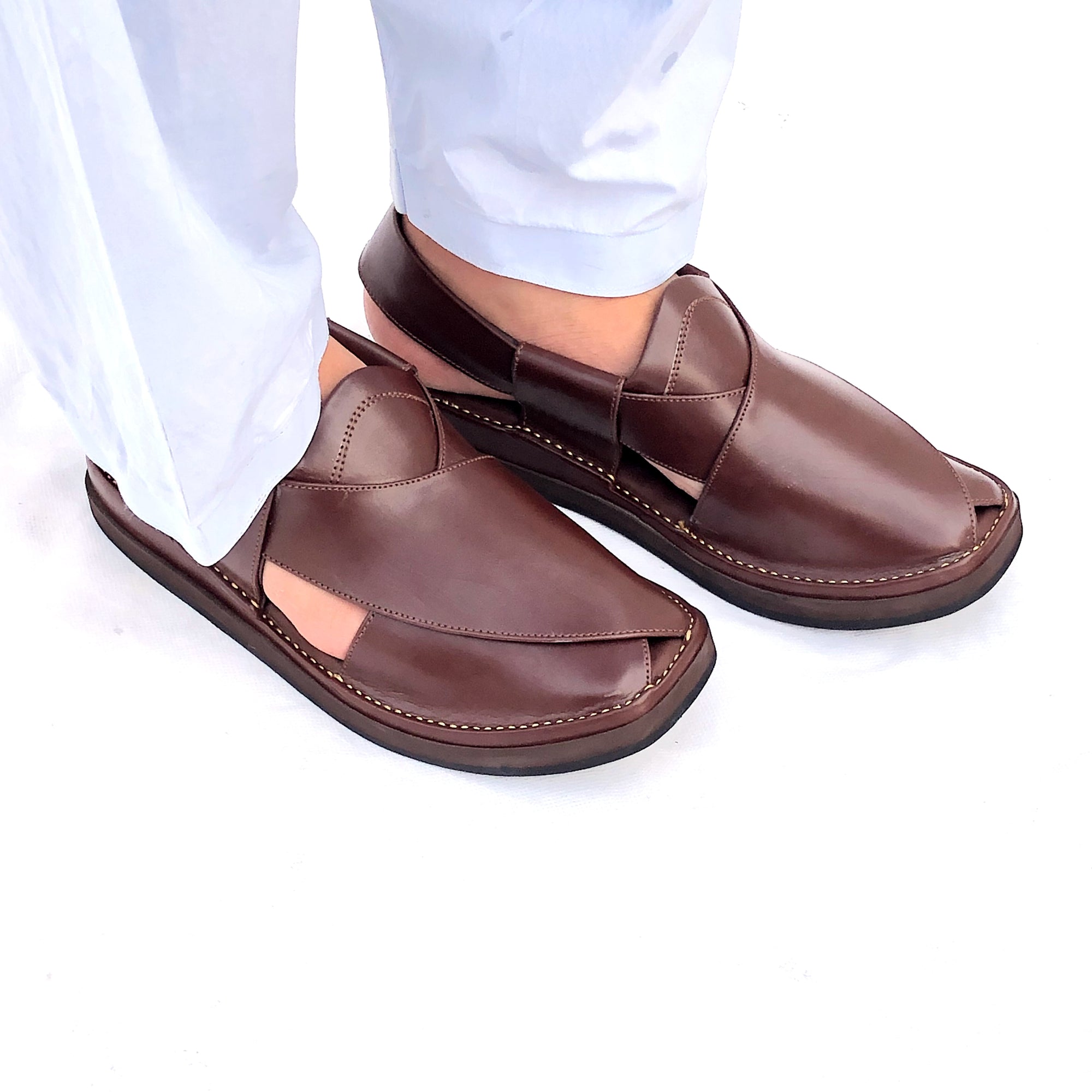 Round Shape Kaptaan Leather Chappal