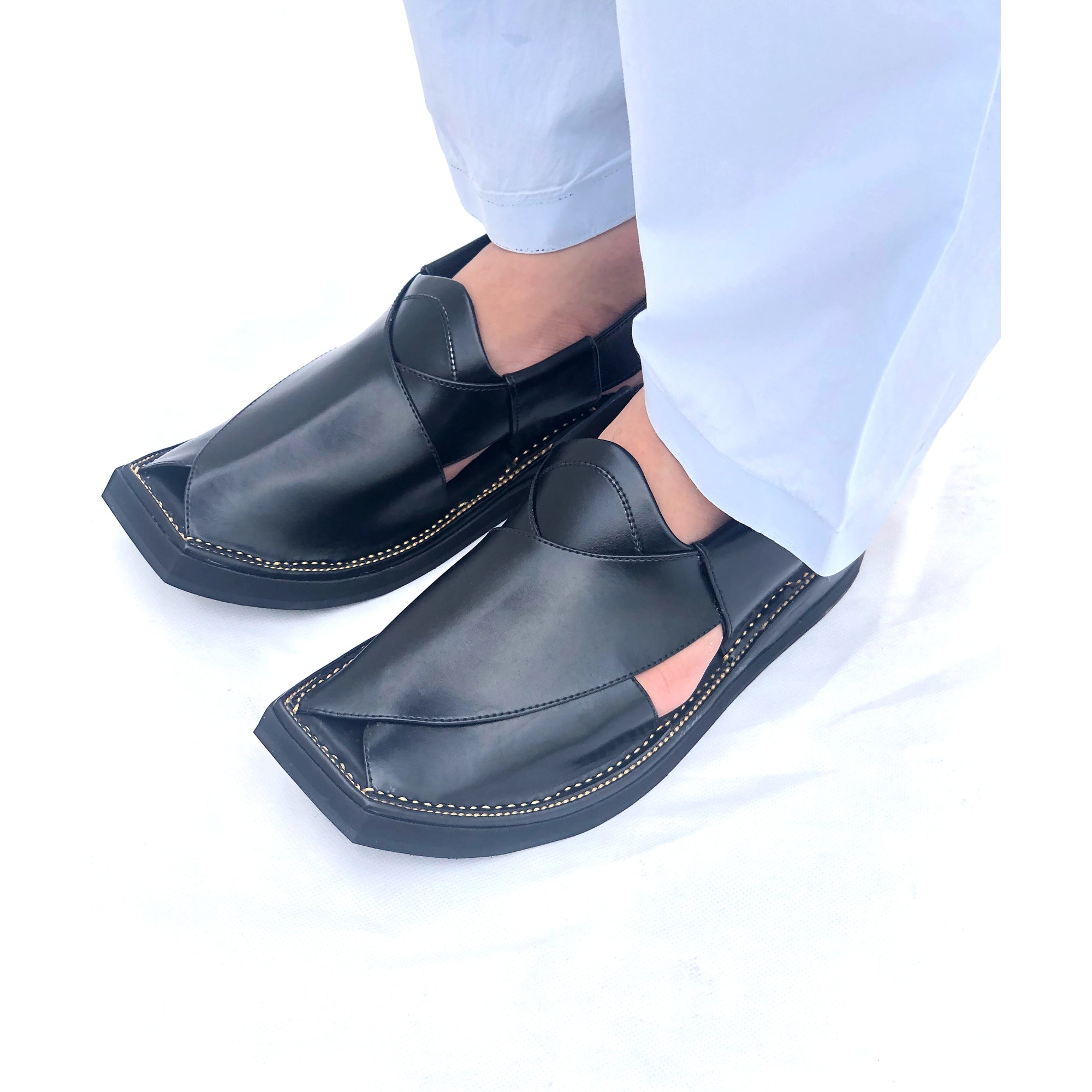 Black Kaptaan Chappal – Handmade Pure Leather