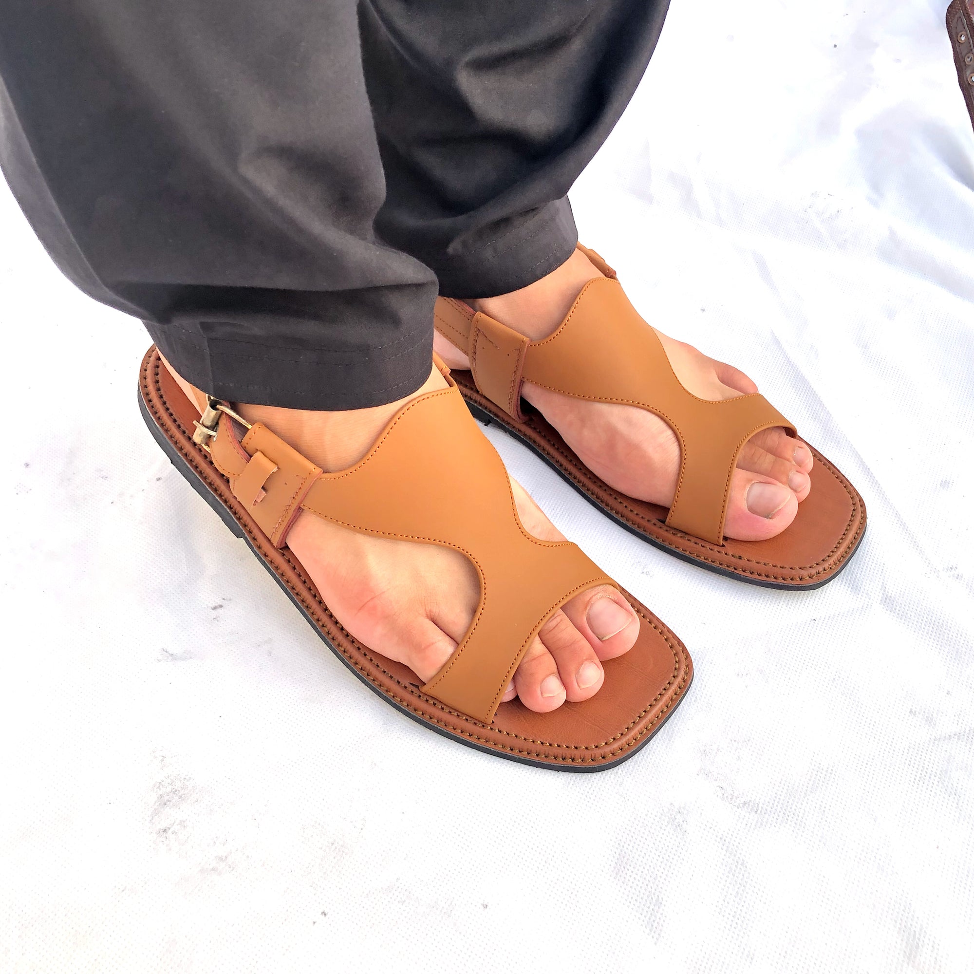 Tan Panjedar Chappal – Handmade Elegance in Genuine Leather
